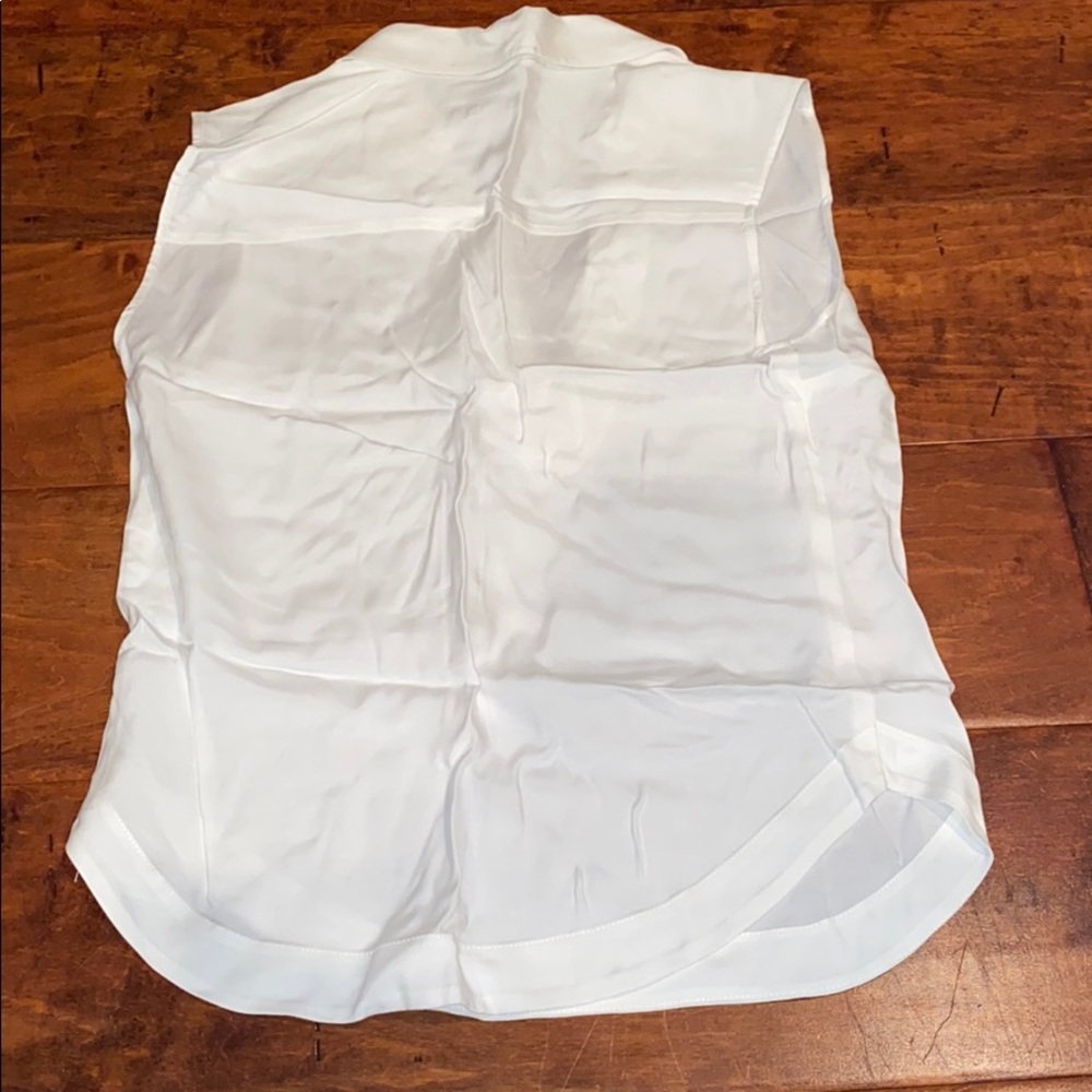 white tee - Picture 3 of 3